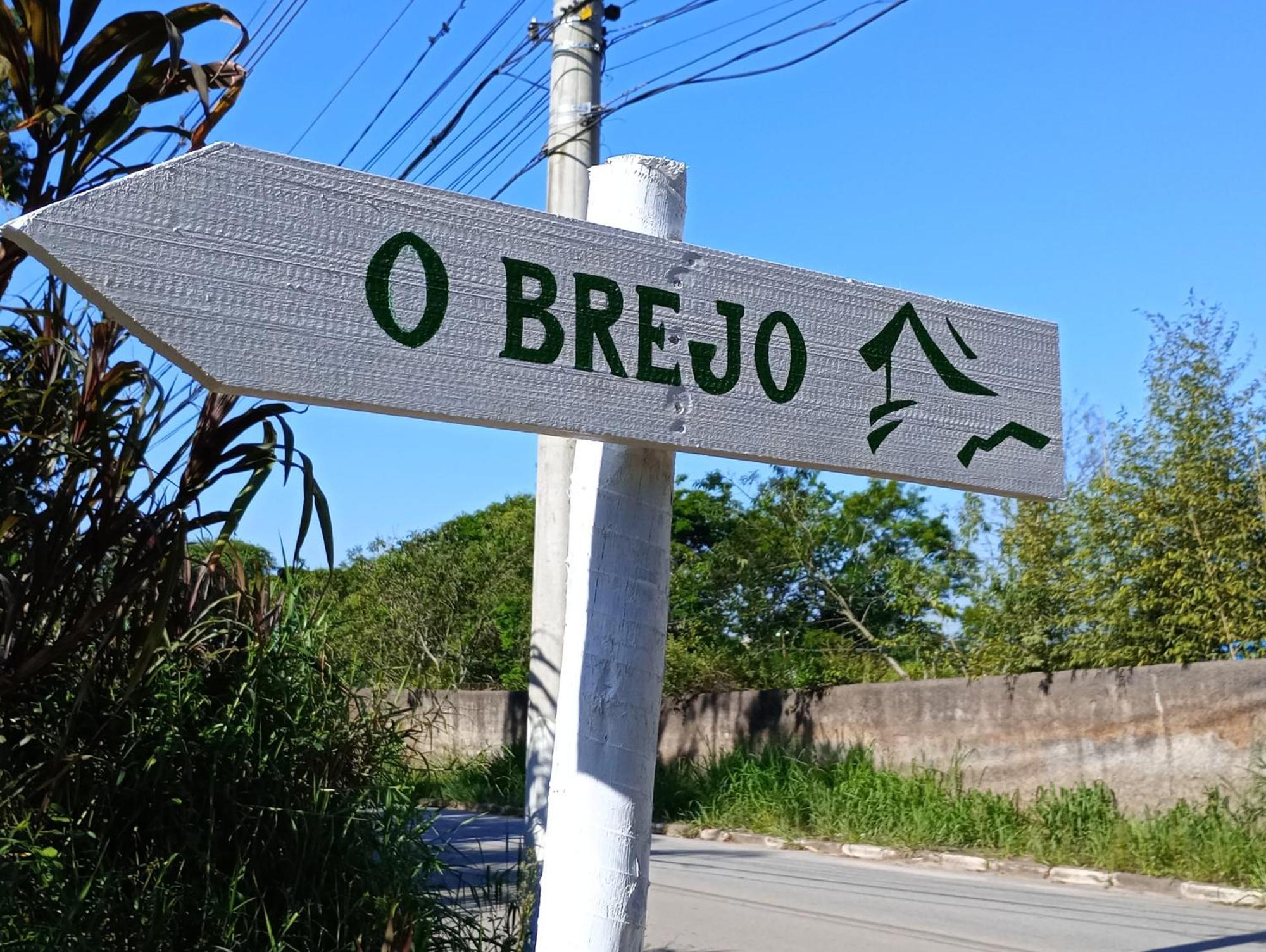 O Brejo Encantado Hospedagem E Hostel 恩布 外观 照片
